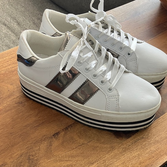 Byblos Shoes - Byblos White Platform Sneakers with Silver Stripes